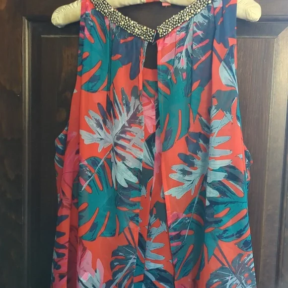 Jennifer Lopez sheer flowy blouse - Picture 3 of 5